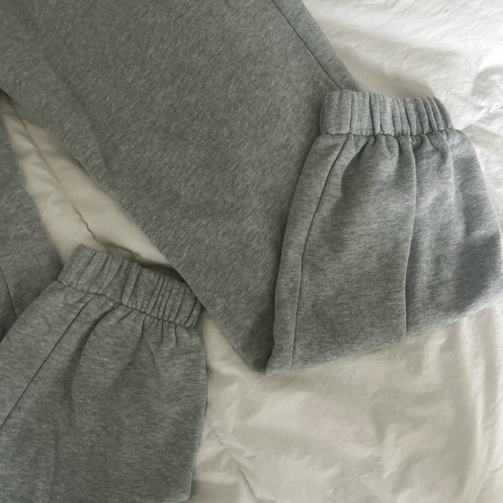 Brandy Melville Rosa Sweatpants - Picture 5 of 7